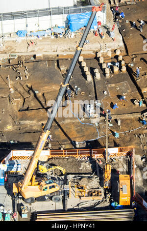 Luftaufnahme des Bau-Arbeiter auf einer Baustelle in Tokio. Stockfoto