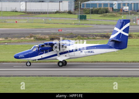 G-HIAL, eine de Havilland DHC-6-400 Twin Otter in Kanada (Viking Air) von Loganair im Auftrag der schottischen Regierung am Flughafen Prestwick betrieben. Stockfoto