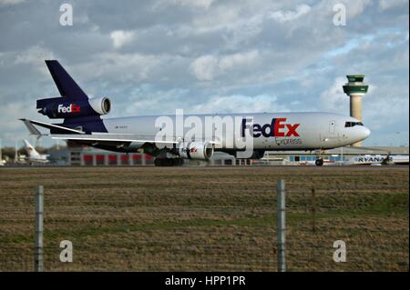 FedEx Mcdonnell Douglas Md-11 landet auf dem Flughafen Stansted Stockfoto