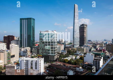 Blick von der Dachterrasse aus der Liberty Hotel über der Skyline von Ho Chi Minh City, Vietnam Stockfoto