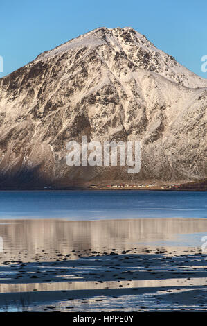 Flakstadoya Küste, Lofoten Inseln, Norwegen, Europa Stockfoto