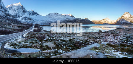 Flakstadoya Küste, Lofoten Inseln, Norwegen, Europa Stockfoto