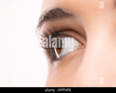 Schöne Frau braune Augen schließen Sie wegschauen Stockfoto