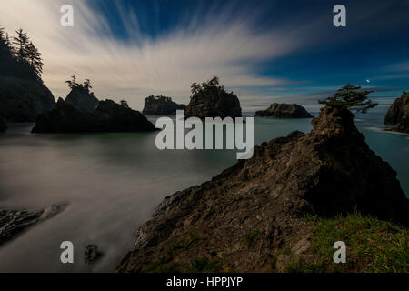 Eine versteckte Secret Beach liegt am Gold-Strand an der Küste von Oregon. Stockfoto