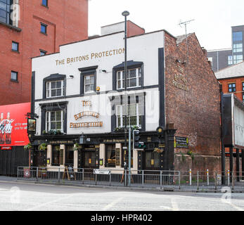 Der Brite Schutz ist ein historisches, Grad II aufgeführten Gaststätte oder Kneipe im zentralen Manchester, England, UK Stockfoto