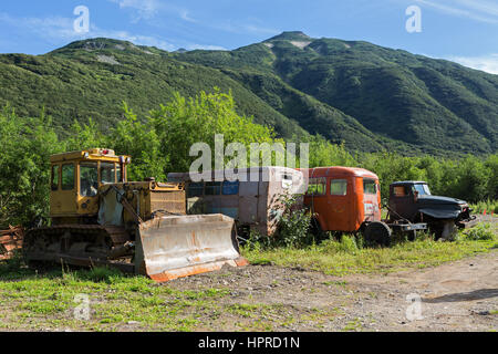 Alten Spezialmaschinen in Brookvalley Spokoyny am Fuße des äußeren nordöstlichen Hang des Caldera Vulkans Goreli. Stockfoto