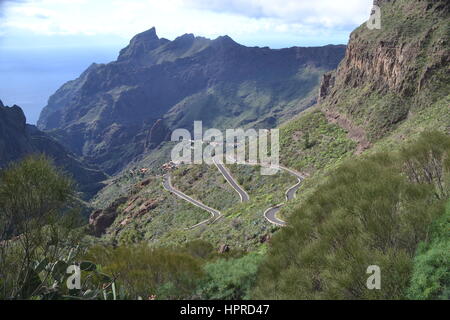 Masca ist ein kleines Bergdorf auf der Insel Teneriffa, auf einer Höhe von 650 m in den Berg Macizo de Teno Gebirge liegt. Stockfoto