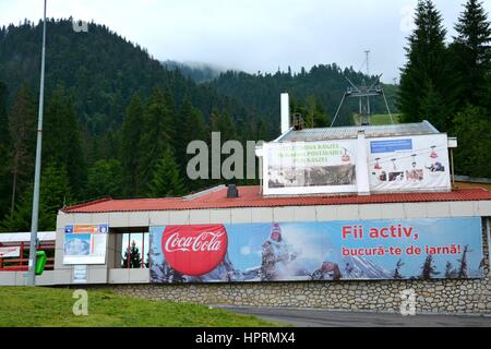 Seilbahn in Poiana Brasov, ein Winter-Ski resort in der Nähe der Stadt Brasov, Siebenbürgen, Rumänien. Stockfoto