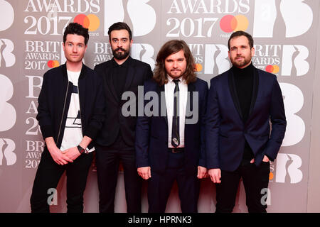 (Von links nach rechts) Dan Smith, Kyle Simmons, Chris Wood und will Farquarson von Bastille, die an den Brit Awards in der O2 Arena in London teilnehmen. DRÜCKEN SIE VERBANDSFOTO. Bilddatum: Mittwoch, 22. Februar 2017. Siehe PA Story SHOWBIZ Brits. Das Foto sollte lauten: Ian West/PA Wire. - Kein Merchandising Stockfoto