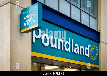 Poundland Schild, Birmingham, Großbritannien Stockfoto