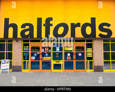 Halfords Group plc Store, UK Händler für Autoteile, Auto-Erweiterung, camping, Touren und Fahrräder, gegründet im Jahre 1892 Stockfoto