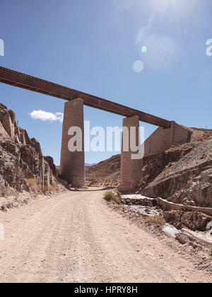 Brücke der Wolken Zug in San Antonio Los Cobres (Argentinien) Stockfoto