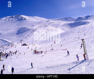 Skipisten von Mount Hutt Skigebiet, Südalpen, Region Canterbury, Neuseeland Stockfoto