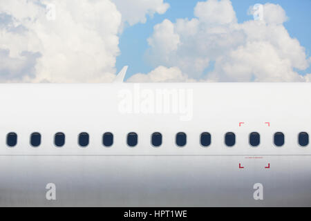 Windows das weiße Flugzeug - Textfreiraum Stockfoto