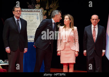 Madrid, Spanien. 24. Februar 2017. (L-R) Spaniens Ministerpräsident Mariano Rajoy, Argentinien Präsident Mauricio Macri, Ana Pastor und Jose Luis Rodriguez während Dienstleistungszweige Wirtschaft Forum Award "am Königlichen Theater in Madrid am Freitag 24 Februar 2017. Bildnachweis: Gtres Información Más lokalen auf line,S.L./Alamy Live News Stockfoto