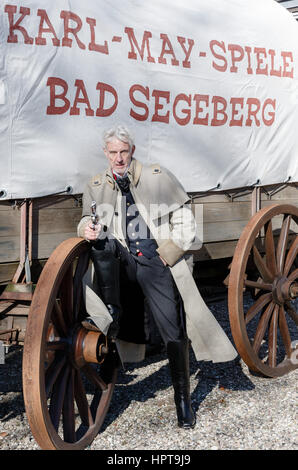 Bad Segeberg, Deutschland. 24. Februar 2017. Schauspieler Matthieu Carriere gekleidet in der Rolle des General Douglas in Bad Segeberg, Deutschland, 24. Februar 2017. Carrière wird die Rolle in der diesjährigen Inszenierung von Karl Mays "Old Surehand" zwischen der 24.07.17 und der 03.09.17. Foto: Markus Scholz/Dpa/Alamy Live News Stockfoto