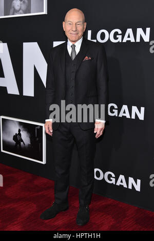 New York, USA. 24. Februar 2017. Sir Patrick Stewart besucht die "Logan" New special screening im Rose Theater, Jazz at Lincoln Center am 24. Februar 2017 in New York City.  Kredit: Erik Pendzich/Alamy Live News Stockfoto