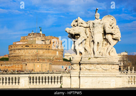 Castel Sant Angelo gesehen von der Brücke Ponte Vittorio Emanuelle, Parco Adriano Bezirk, Rom, Italien Stockfoto