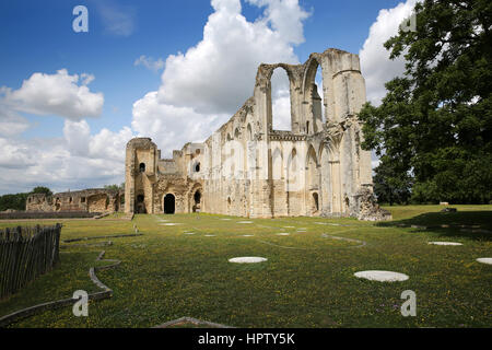 Überreste der Abtei von Saint-Pierre de Maillezais (Westfrankreich) Stockfoto
