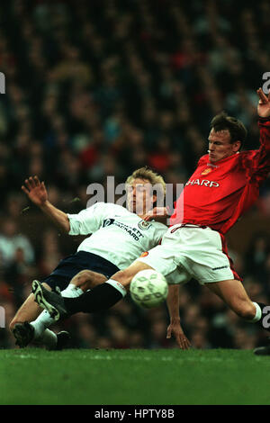 Jürgen KLINSMANN & SHERINGHAM MANCHESTER UNITED V TOTTENHAM 10. Januar 1998 Stockfoto