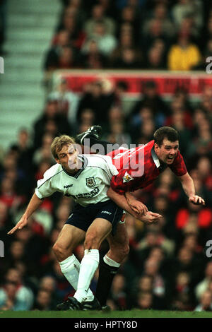 Jürgen KLINSMANN & PALLISTER MANCHESTER UNITED V TOTTENHAM 10. Januar 1998 Stockfoto