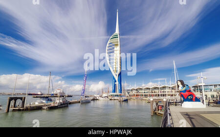 Gunwharf Quays von Portsmouth Harbour Stockfoto