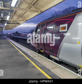 Cross Country Voyager Service bei Basingstoke Bahnhof Stockfoto