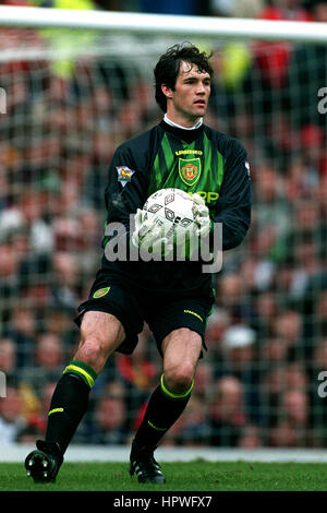 RAIMOND VAN DER GOUW MANCHESTER UNITED FC 20. April 1998 Stockfoto