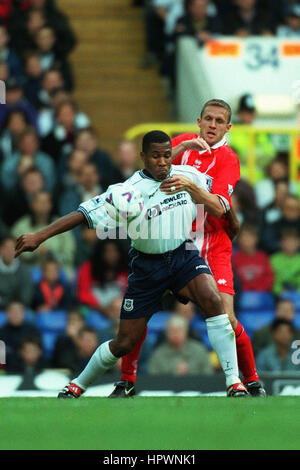 LES FERDINAND & STEVE VICKERS TOTTENHAM V MIDDLESBROUGH 6. September 1998 Stockfoto