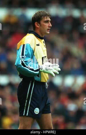 RUSSELL HOULT DERBY COUNTY FC 5. Oktober 1998 Stockfoto