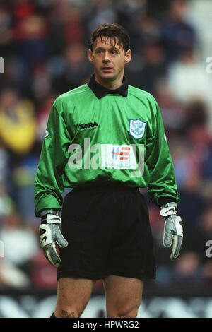 ALAN MAIN ST JOHNSTONE 5. Oktober 1998 Stockfoto