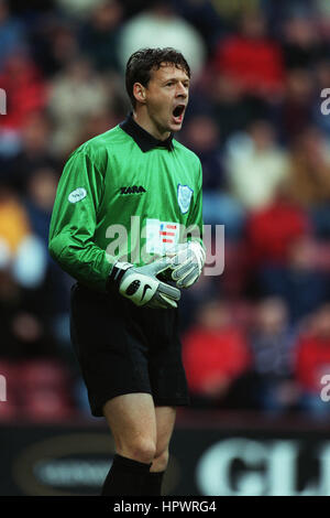 ALAN MAIN ST JOHNSTONE 5. Oktober 1998 Stockfoto