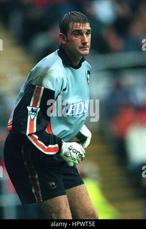 RUSSELL HOULT DERBY COUNTY FC 17. Oktober 1998 Stockfoto