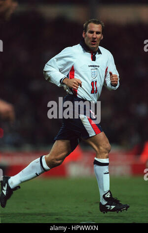 PAUL MERSON ENGLAND & ASTON VILLA FC 18. November 1998 Stockfoto