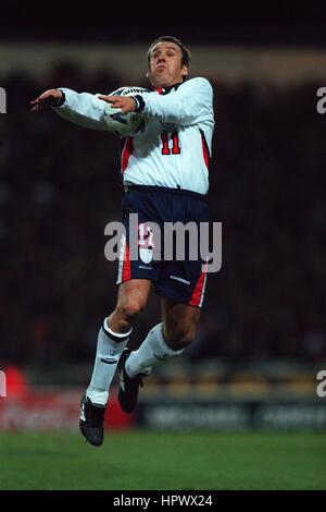 PAUL MERSON ENGLAND & ASTON VILLA FC 18. November 1998 Stockfoto