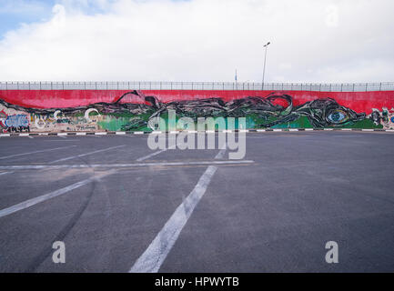 Libyen, Tripolis: Nach Gaddafi Tod begann einige Graffitikünstler sprühen ihre Wandmalereien am öffentlichen Wänden. Stockfoto