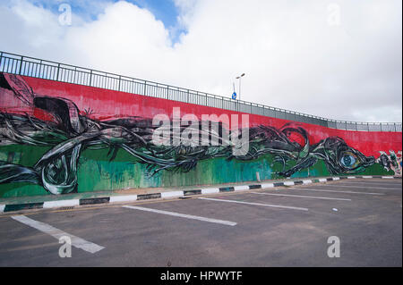 Libyen, Tripolis: Nach Gaddafi Tod begann einige Graffitikünstler sprühen ihre Wandmalereien am öffentlichen Wänden. Stockfoto