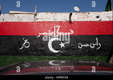 Libyen, Tripolis: Nach Gaddafi Tod begann einige Graffitikünstler sprühen ihre Wandmalereien am öffentlichen Wänden. Stockfoto