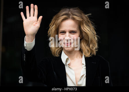 Rom, Italien. 24. Februar 2017. Sonia Bergamasco besucht den Fototermin der italienischen Fiktion "Il Commissario Montalbano" Credit: Andrea Bracaglia/Pacific Press/Alamy Live News Stockfoto