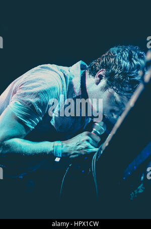 Friendly Fires - Ed Mcfarlane Live In Liverpool Mai 2009 Stockfoto
