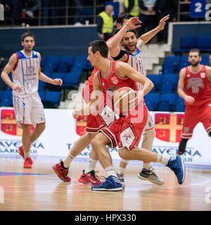 31. Januar 2016: Marko Sutalo #4 CS Dinamo Bukarest während der LNBM - Herren Basketball-Bundesliga Rumänien Spiel zwischen Steaua CSM EximBank Bukarest (ROU) Vs CS Dinamo Bukarest (ROU) in Polyvalent Sporthalle in Bukarest, Rumänien ROU.   Foto: Cronos/Catalin Soare Stockfoto