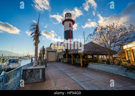 Die Bo Brooks Leuchtturm entlang der Uferpromenade in Kanton, Baltimore, Maryland. Stockfoto