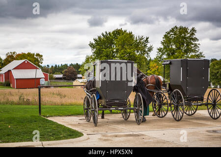 Ein Hitching Post für Amish Pferd und Buggys in Orville, Ohio, USA. Stockfoto