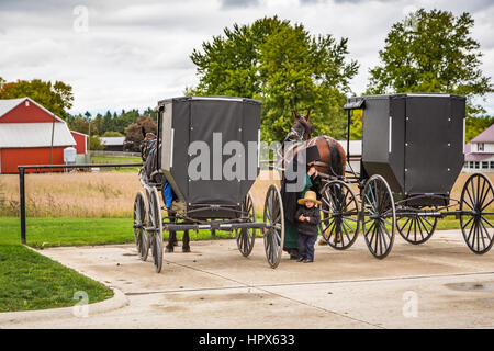 Ein Hitching Post für Amish Pferd und Buggys in Orville, Ohio, USA. Stockfoto