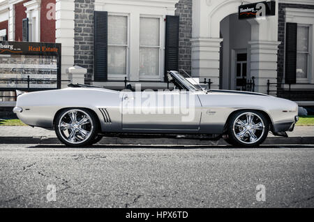 Barossa, South Australia - Januar 19, 2013:1968 Chevrolet Camaro SS 350 Convertible geparkt auf der Hauptstraße von Tanunda an einem Tag Stockfoto