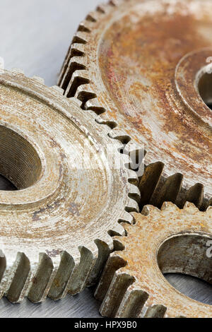rostige braun Metall Getriebe Zahnräder. Industrieerfahrung. Stockfoto