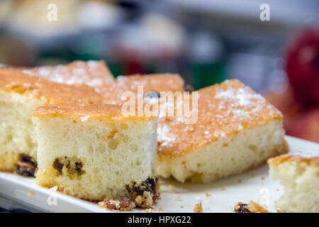 Kuchen mit Kokos und Ananas Stockfoto