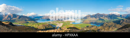 Blick auf Lake Wanaka und Berge, Rocky Peak, Glendhu Bay, Otago und Southland, Neuseeland Stockfoto