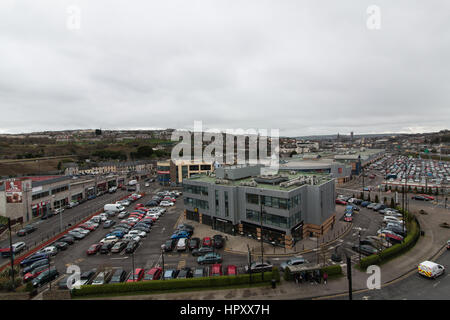 24. Februar 2017, Cork, Irland - Luftbild von Bestandteil der Blackpool Shopping Centre und Retail Parks in Cork. Stockfoto