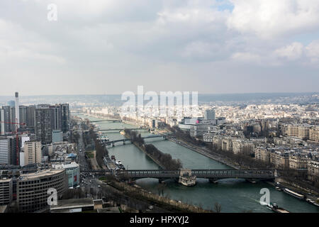 Der Fluss seine angesehen vom Eiffelturm, UNESCO World Heritage Site, Ile-de-France, Paris, Frankreich Stockfoto